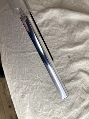 2002 - 2008 宝马 745Li 750Li 760Li 外 Weatherstrip 右成型原始设备制造商 51227010900 — 第 1/4 张图片