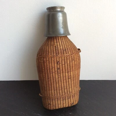 Ancien Flacon Gourde de Voyage Pèlerin Etain et Vannerie XIXème - Photo 1/4