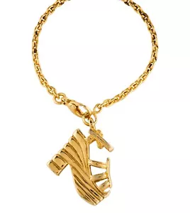 Vintage SALVATORE FERRAGAMO Gold Pleated Metal Shoe Charm Chain Link Bracelet - Picture 1 of 7