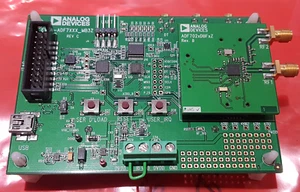 Analog Devices EVAL-ADF7XXX_MB3Z Eval Board mit EVAL-ADF702xDBF xZ - Bild 1 von 2