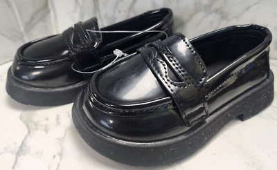 Mocasín Penny, sin cordones, charol sintético en negro, niña/niño pequeño, talla US 7 Foto 1 de 4