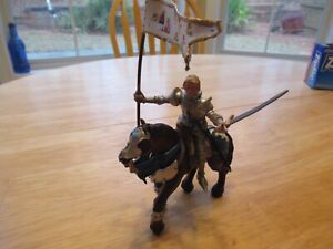 Schleich World Of Knights JOAN of ARC w/ Banner on Horse.