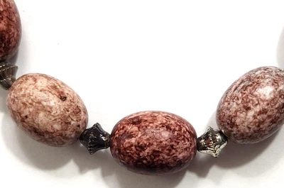 Conjunto de collar pendientes perforados pintura de vino cuentas acrílicas moteadas tono plateado boho Foto 1 de 4