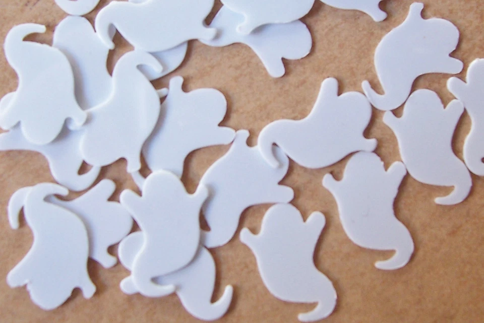 Confeti Fantasma Blanco - 100 Piezas + ENVÍO GRATUITO Foto 1 de 1