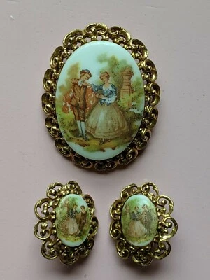 Brincos e broche de broche Fragonard vitoriano de porcelana tom dourado - Imagem 1 de 4