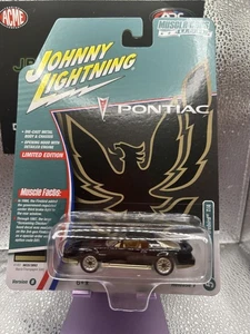 Johnny Lightning 1987 Pontiac Firebird GTA Black & Gold - JLCM034 B - Picture 1 of 1