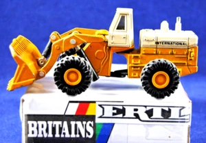 ERTL 1850 IH 560 INTERNATIONAL WHEEL LOADER with Moving Front BUCKET ACTION GC - Picture 1 of 15
