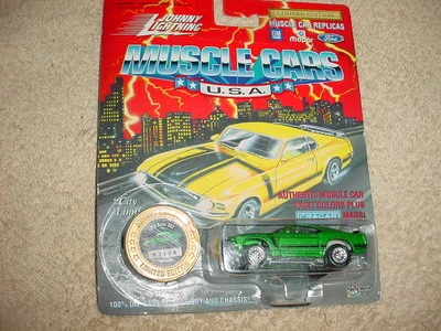 JOHNNY LIGHTNING 1970 BOSS 302 VERDE VARIACIÓN DE COLOR MIP ENVÍO GRATUITO A EE. UU. Foto 1 de 2