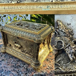 ANTIGUA CAJA JOYERA C1870 LEOPOLD OUDRY FRANCESA LATÓN DORADO BRONCE CIERVOS FIRMADA - Imagen 1 de 22
