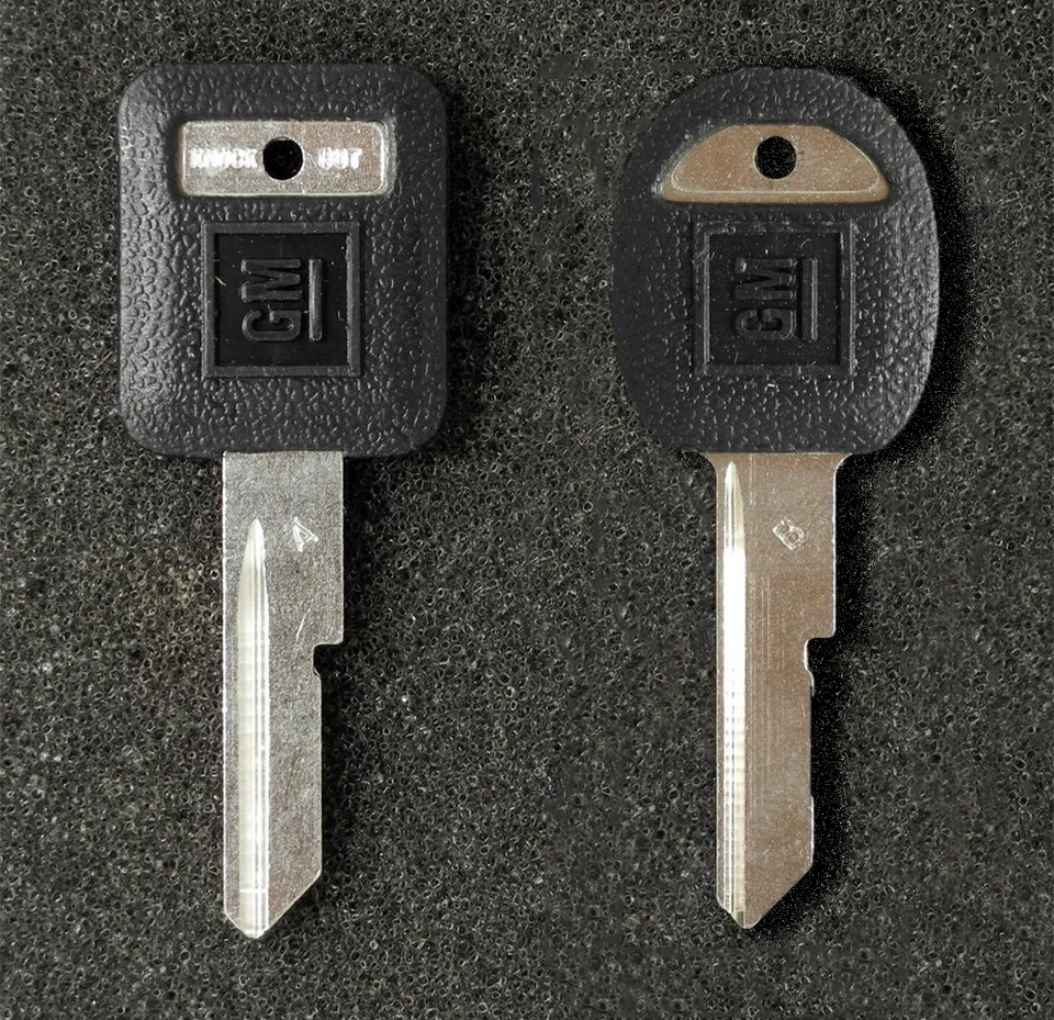 Chevy Camaro Corvette GM Logo Key Blank Set A & B Keyway NOS OEM - Image 1 of 1