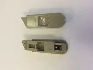 Ein Paar graue eingelassene Fensterflügel Kippriegel 7200F-GRAU - Bild 1 von 2