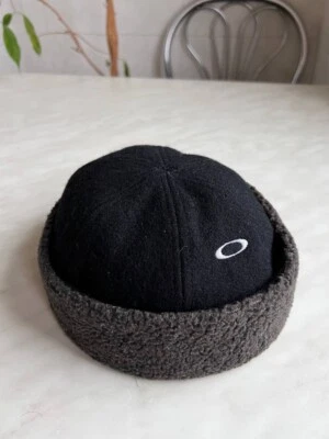 Vintage Y2K Oakley Docker Hat Women’s Winter Size S Black Hat Logo Beanie - Image 1 of 4