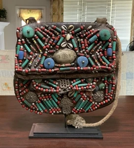 Antike marokkanische Berber Leder Perlen Händler Tasche mit Aufsteller - Bild 1 von 10