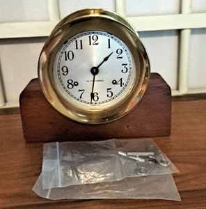 Vtg Seth Thomas Corsair E537-000 Brass Ship Clock Wood Base *WORKS & HAS 2 KEYS - Picture 1 of 7