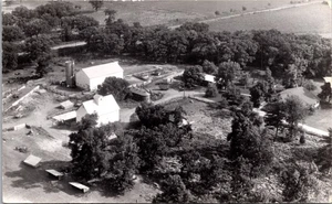 Aerial View Farm Kendall County Wisconsin RPPC 1956 Calberne Studio - Imagen 1 de 2