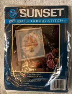 Sunset ~ Floral Nosegay~ Kit de punto de cruz - Nuevo - Imagen 1 de 2