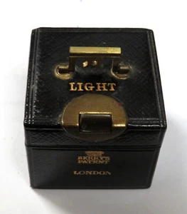 RARE VINTAGE BERRYS LONDON LEATHER COVERED MATCH SAFE BOX - Picture 1 of 12