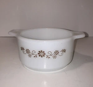Vintage Pyr-o-rey Dynaware White Milk Glass Small Casserole Dish Brown Daisy - Picture 1 of 6