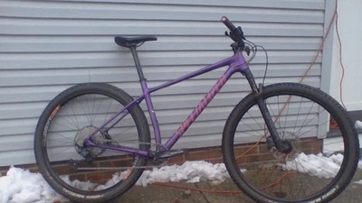 bicicleta de montaña rígida cincel especializada 2024 construcción personalizada Foto 1 de 4