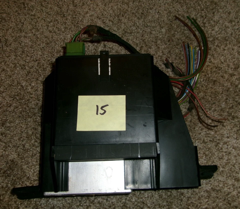 BMW 535i E28 1988 montaje, control de crucero, módulo de relé + timbre con montaje OEM Foto 1 de 4