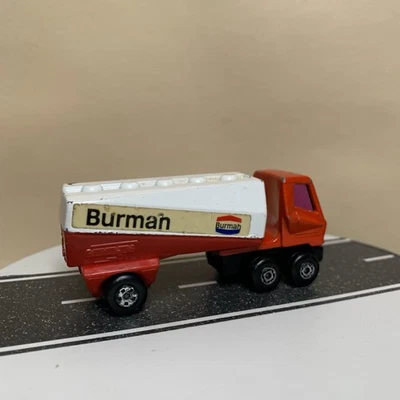 Camión cisterna de gasolina Matchbox Lesney Superfast #63 autopista Birmania rojo/blanco de colección Foto 1 de 4