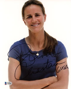 BRANDI CHASTAIN SIGNED AUTOGRAPHED 8x10 PHOTO TEAM USA SOCCER LEGEND BECKETT BAS - Picture 1 of 2