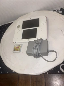 NEW Nintendo 2DS Super Mario Bros. 2 Console Bundle - Scarlet Red - Picture 1 of 8