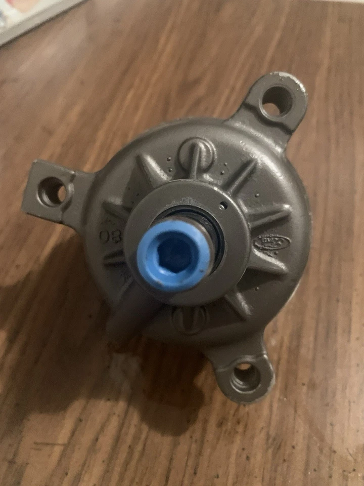Ford escort 1994  wagon power steering pump Without Reservoir 36P0006 - Image 1 of 4
