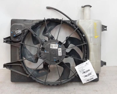 Conjunto de ventilador de refrigeración eléctrico Kia Forte 2019-2024 sedán Foto 1 de 2