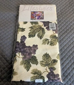 Lifestyles By Bardwil  Grapes & Leaves Tablecloth 100% Cotton 70" Round - Picture 1 of 7