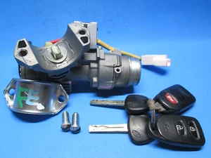12-15 Hyundai Tucson Ignition Switch interlock cylinder Auto 81910-3W020 2 keys - Picture 1 of 9