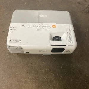Epson PowerLite 96W H384A LCD-Projektor 4200 Lampenstunden & Fernbedienung - Bild 1 von 6
