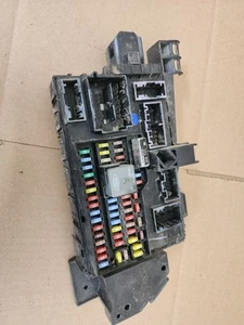 2008 2009 Ford F250 F350 6.4L Super Duty XL XLT Crew Cab Fuse Junction BMC Box - Picture 1 of 4