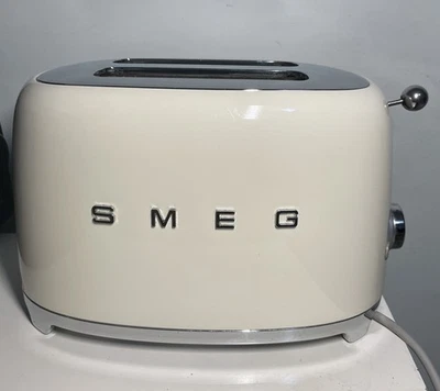 Smeg  TSF01CRAU 2 Slice Toaster Cream - FAULTY - image 1 of 4