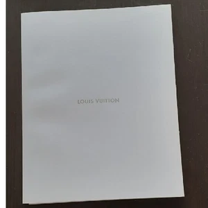 Louis Vuitton  catalogue - Imagen 1 de 4
