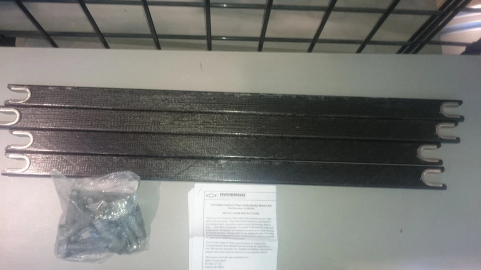 C7 Corvette Z06 Carbon Faser Unterboden Hosenträger GM Performance Teil - Bild 1 von 1