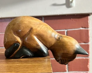 Solid Wood Carved Folk Art Shelf Sitter Kitty Cat, Looking Down VINTAGE Wood Cat - Picture 1 of 6