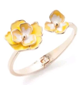 Bracciale Corona ed Edera Floreale Bracciale Fiore Giallo Margherita Tono Oro Crema - Foto 1 di 14