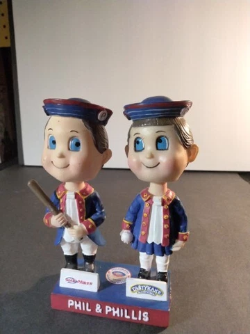 Phil & Phillis Philadelphia Phillies Veterans Stadium Bobblehead 2003 -used Cover