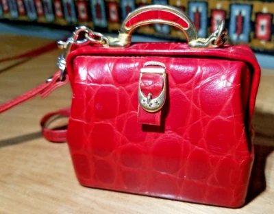 Bolso de Colección Maleci Italiano Cuero Rojo Cocodrilo Miniatura Cosméticos Moda Foto 1 de 4