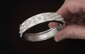 Ann Taylor Bracelet Bangle White Enamel Rhinestone Hinged Clamper Cuff - Picture 1 of 6