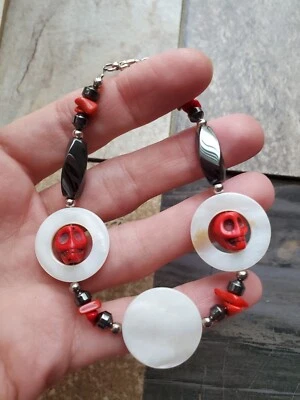 Pulsera Calavera Artesanal Magnética Hematita MOP Madre Perla Gótico Cuentas Foto 1 de 4