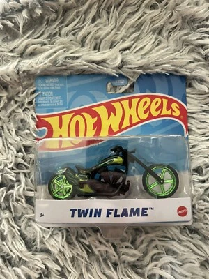 Hot Wheels Twin Flame Green Chrome Wheels Flames Rubber Tires Motorcycle(x4221) - Image 1 of 2