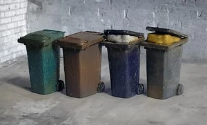 TD21-A 4 different Wheelie Bins 3d printed OO scale model railway - Picture 1 of 8