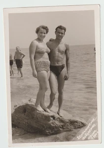Foto Hombre Mujeres Playa Moda Traje de Baño Sin Camisa Baúles Bolso de Cuerda Inusual De Colección - Imagen 1 de 2