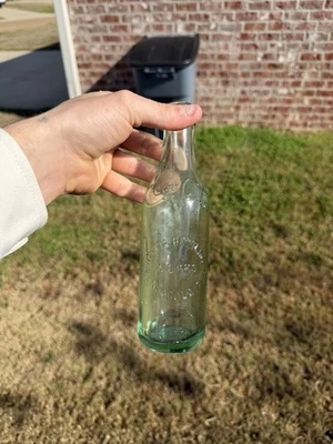 Botella de Coca Cola Hygeia lado recto Pensacola, Florida Foto 1 de 3