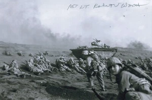 Robert Worth signed Autogramm 4x6 Foto Iwo Jima USMC 6th Marine Dog Handler - Bild 1 von 2