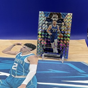 Luka Doncic 2022-23 Panini Mosaic Basketball Prizm Silver Dallas Mavericks #1