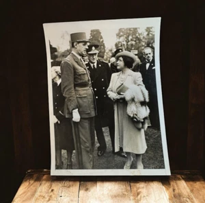 Queen Elizabeth General de Gaulle 1941 WWII Photo Free French Convalescent Home - Picture 1 of 4