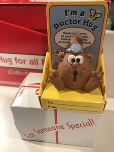 "I'm a Doctor Hug" - Figurina da collezione The Hug Factory nuova con scatola - Foto 1 di 8